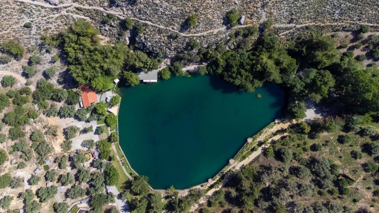 House Rachati زاروس المظهر الخارجي الصورة